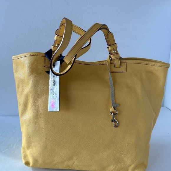 Dooney & Bourke NWT Medium East/West Pale Yellow Pebble Leather Tote - Picture 2 of 9